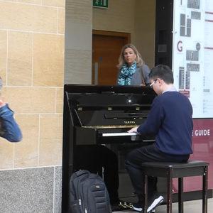 胖女人日逼AV片
